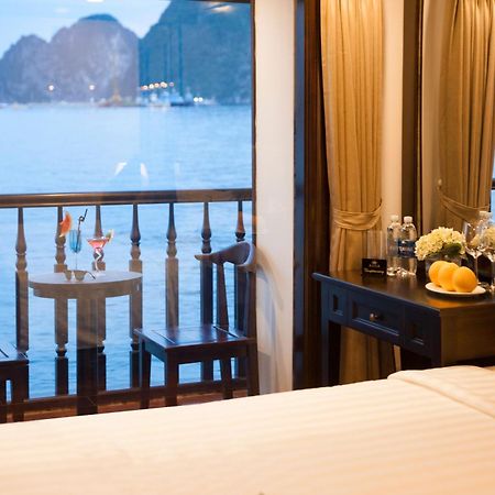 Alisa Premier Cruise Hotell Ha Long Exteriör bild