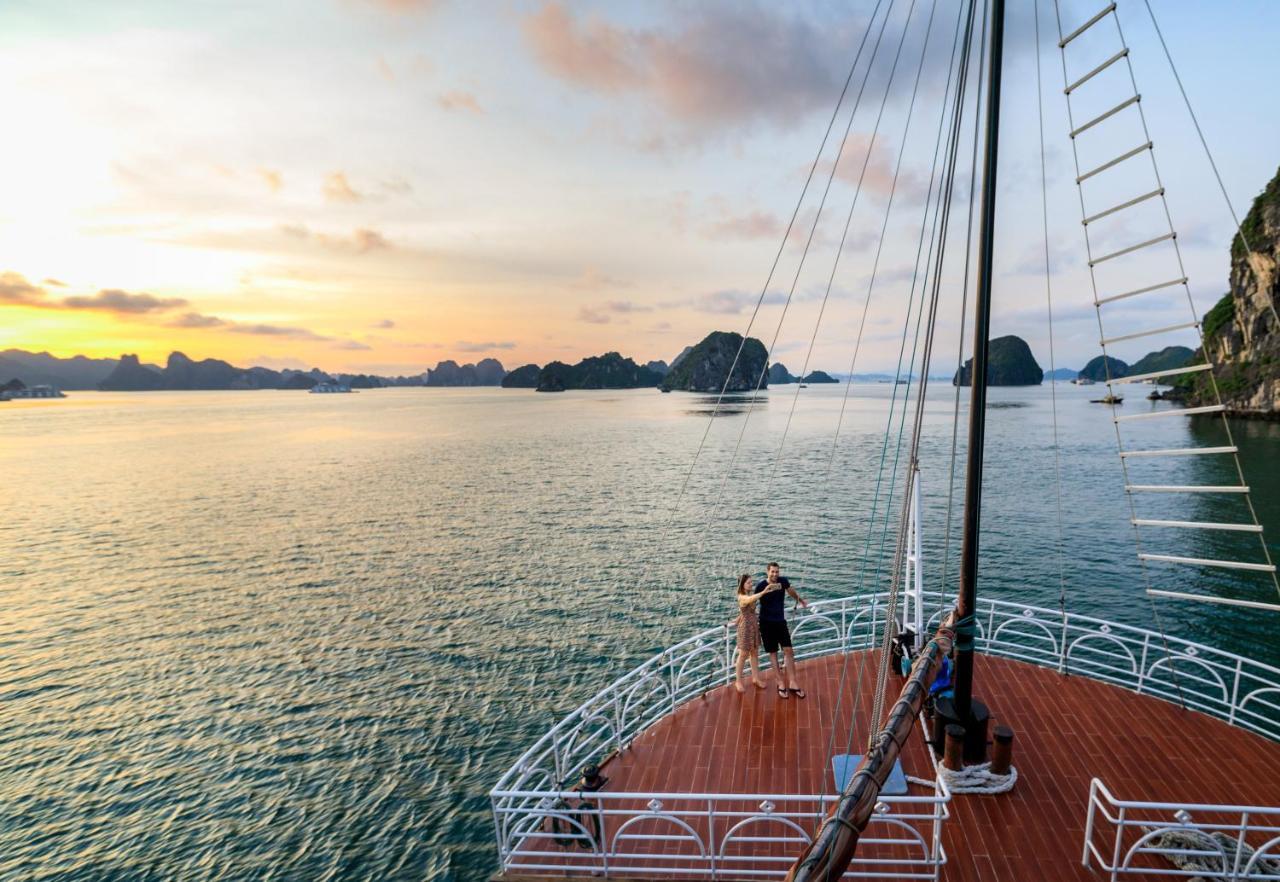 Alisa Premier Cruise Hotell Ha Long Exteriör bild