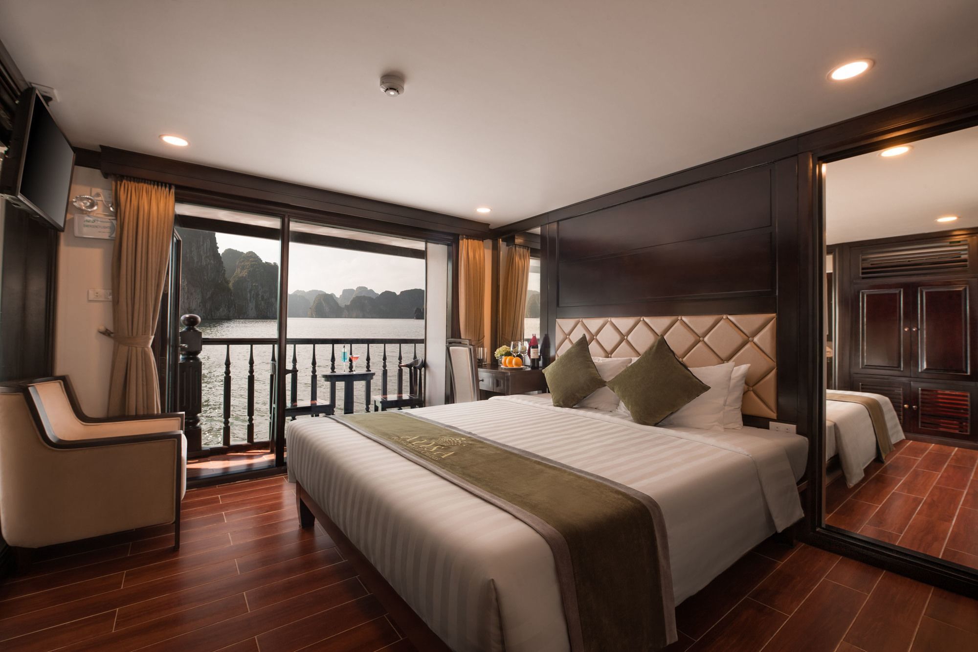 Alisa Premier Cruise Hotell Ha Long Exteriör bild