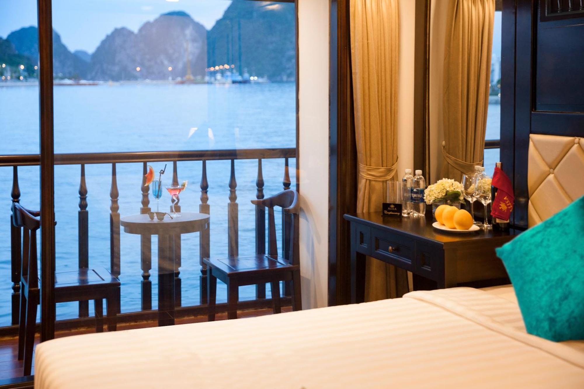 Alisa Premier Cruise Hotell Ha Long Exteriör bild