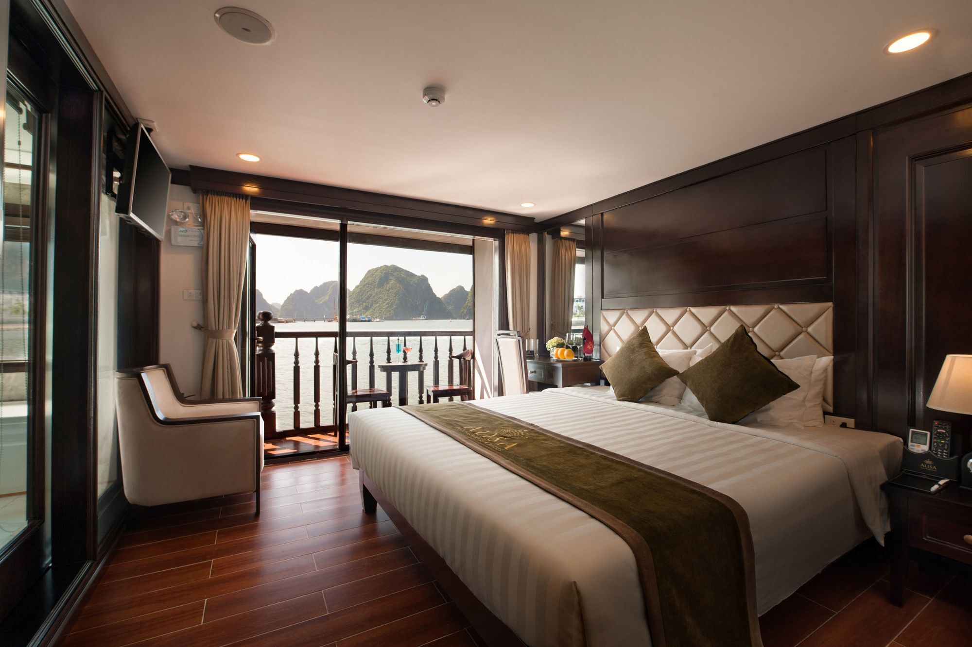 Alisa Premier Cruise Hotell Ha Long Exteriör bild